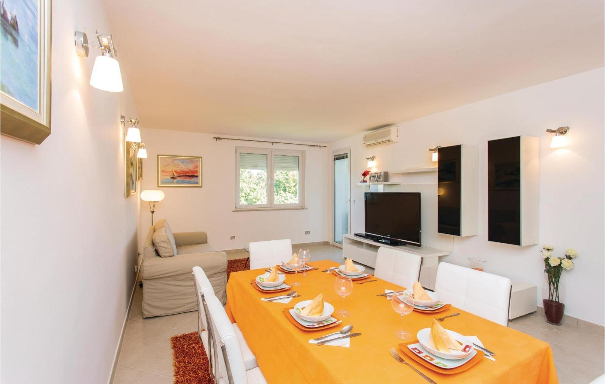 Amazing Apartment In Njivice With Wifi Exteriér fotografie