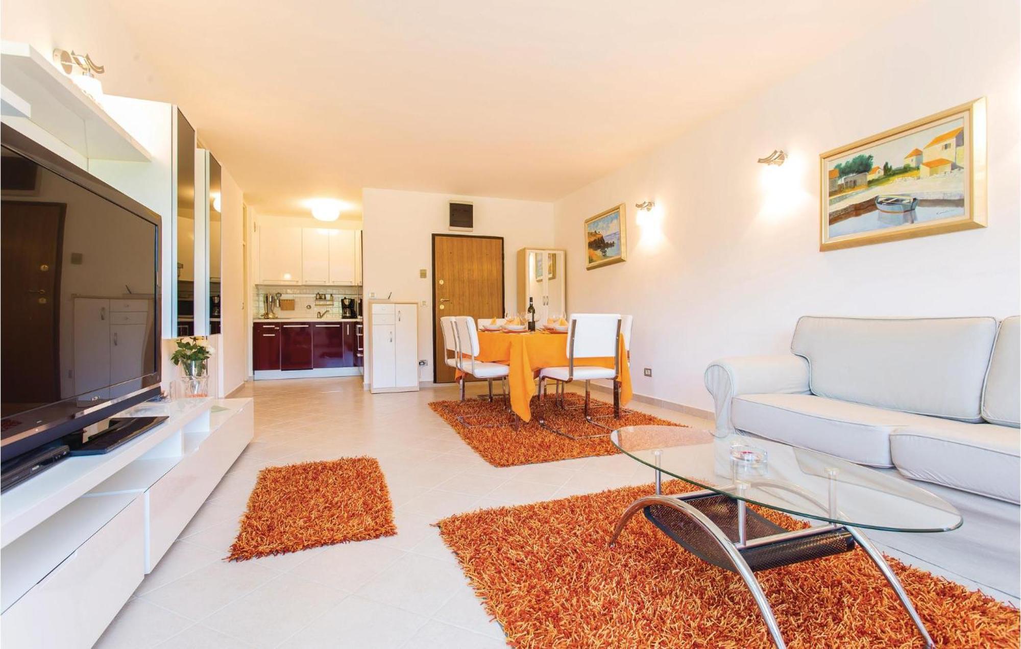 Amazing Apartment In Njivice With Wifi Exteriér fotografie