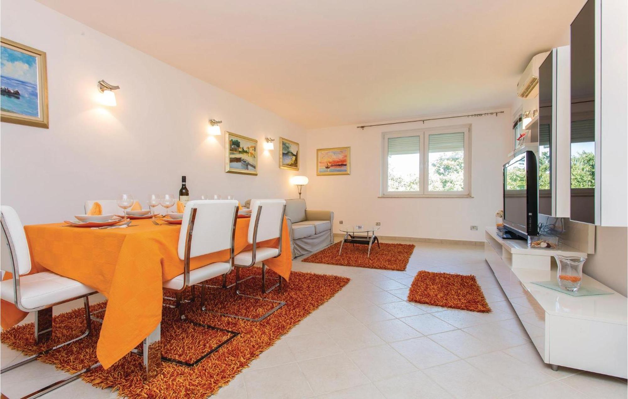 Amazing Apartment In Njivice With Wifi Exteriér fotografie