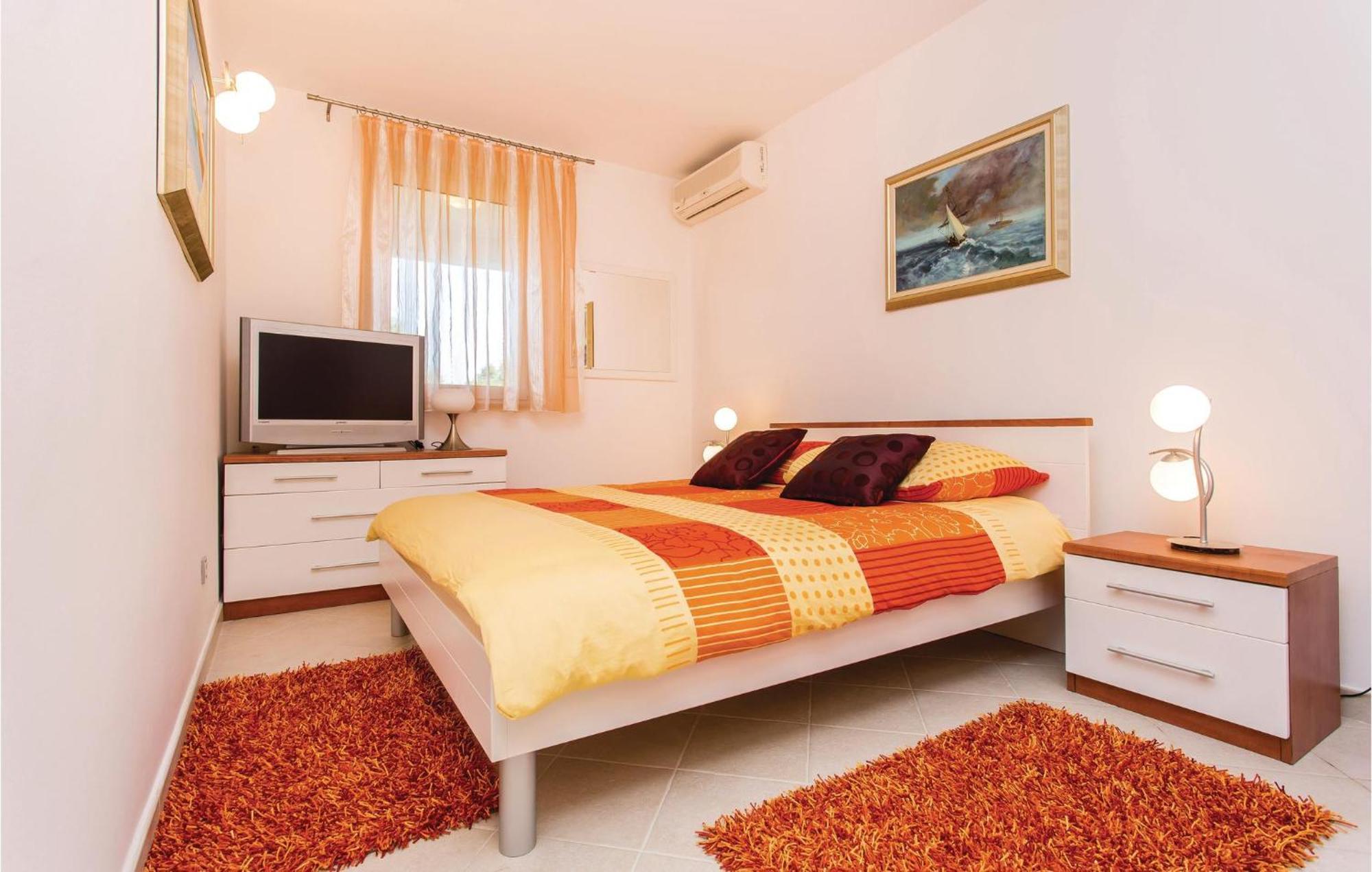 Amazing Apartment In Njivice With Wifi Exteriér fotografie